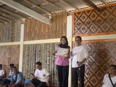 ACARA MEMPERINGATI HARI GURU 