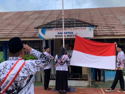 UPACARA BENDERA PERINGATAN HARI GURU 