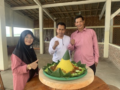 ACARA MEMPERINGATI HARI GURU 