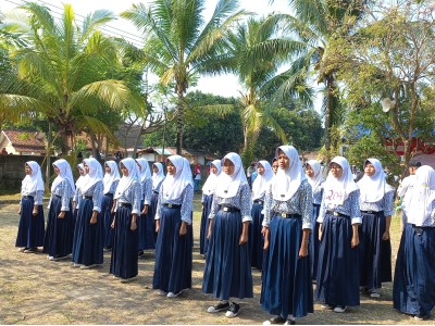 LOMBA BARIS BERBARIS SISWA